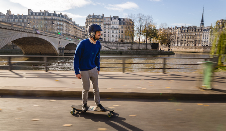 Sightseeing on an Electric Skateboard